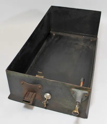 Inside Cabinet*