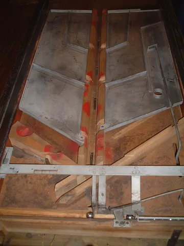 Inside Cabinet - Drain Board