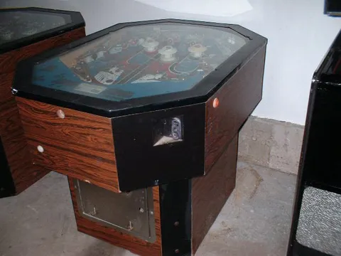 Cabinet*