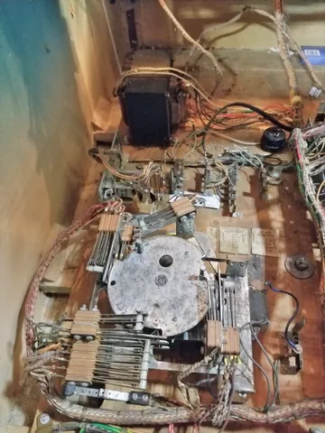 Sample Game - Inside Cabinet - Motor