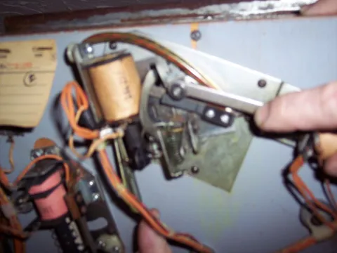 Outhole Mechanism - Kicks to Playfield*
