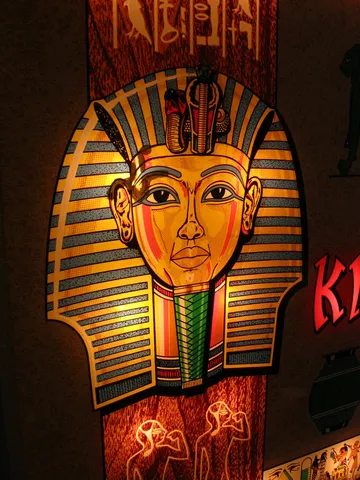 Illuminated Backglass - Detail