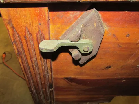 Cabinet - Ball Lift Lever*