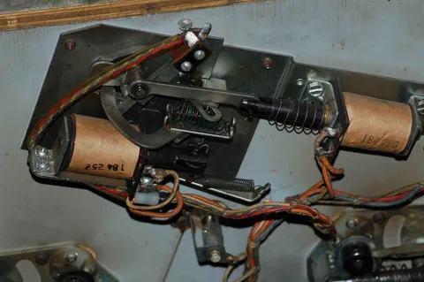 Dual-kick Outhole Assembly - Normal Position*