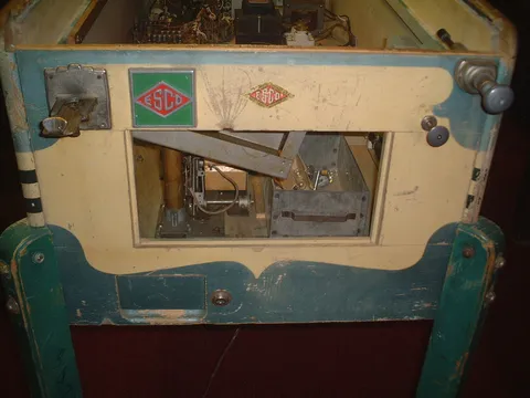 Cabinet - Front - Cash Box in Place