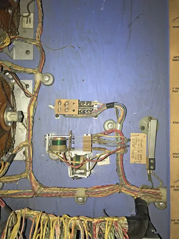 Replay Mode Shorting Plug Installed*