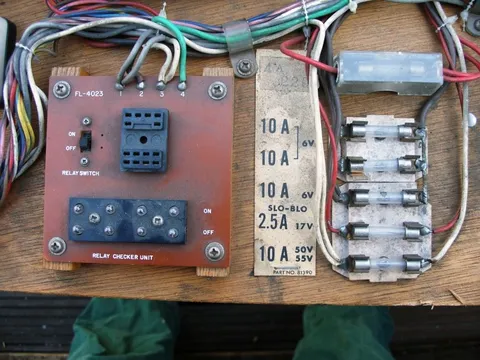 Relay Checker Unit*