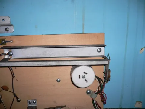 Australian Cabinet - Service Outlet