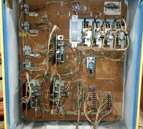 Inside Backbox - 2 Flippers*