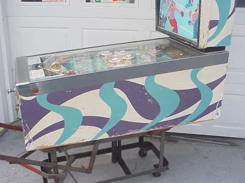 Cabinet - Right - 2 Flippers*