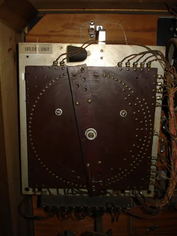 Sample Game - Inside Backbox - Detail*