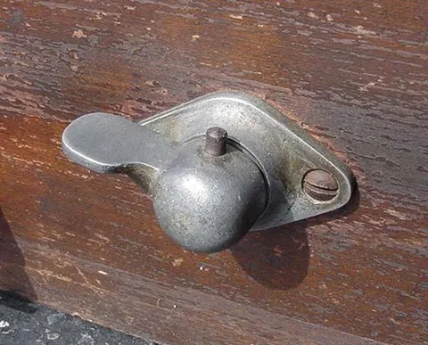 Ball Lift Knob