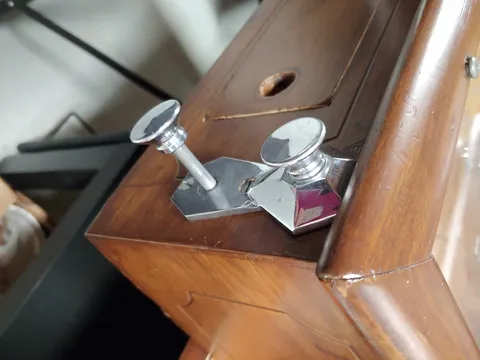 Ball Lift and Shooter Knobs*