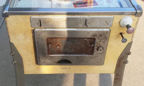 Sample Game - Cabinet - Front*