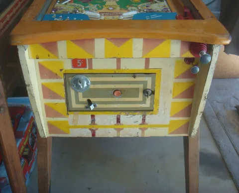 'Deluxe' Cabinet - Front*