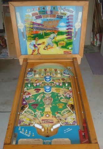 'Deluxe' Cabinet - Front View*