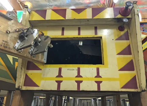 'Deluxe' Cabinet - Front*