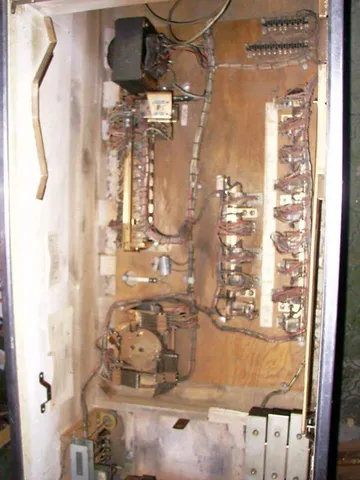 Sample Game - Inside Cabinet*