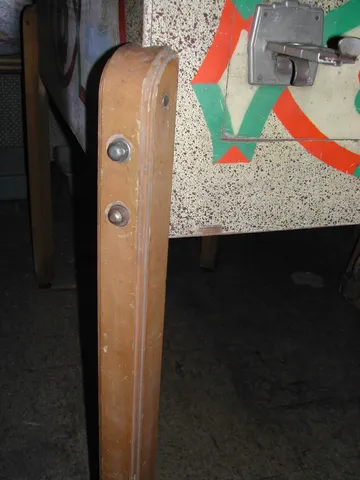 Leg*