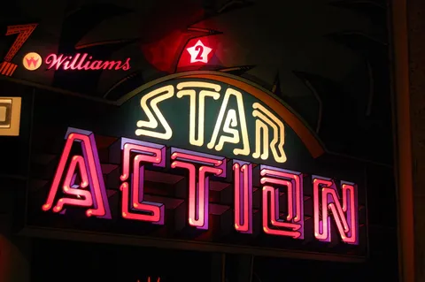 Illuminated Backglass - Detail