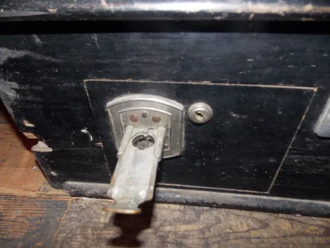 Cabinet - Coin Door*