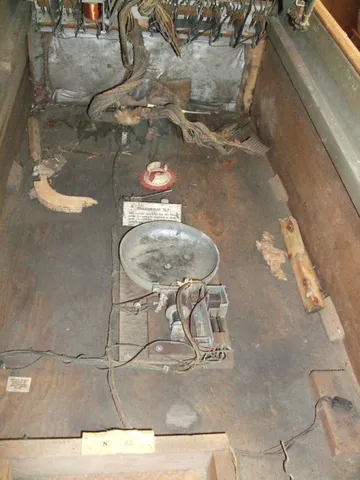 Inside Cabinet