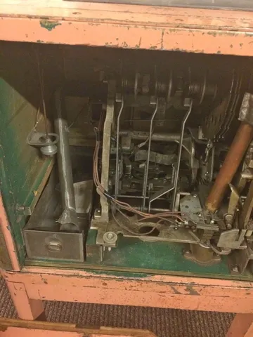 Inside Cabinet*