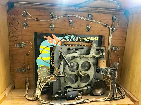 Inside Upper Backbox