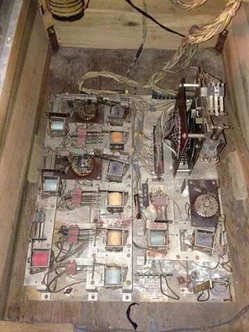 Inside Cabinet