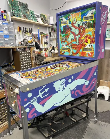Early Production - Cabinet - Right*