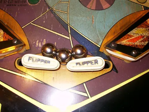 German Playfield - Zipper Flippers Closed