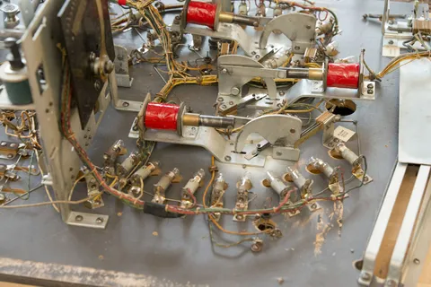 Under Playfield - Detail - Rolldown Version*