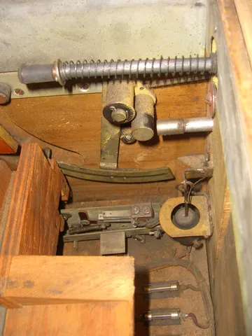 Inside Cabinet - Detail