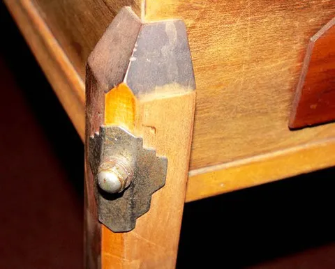 Leg - Detail