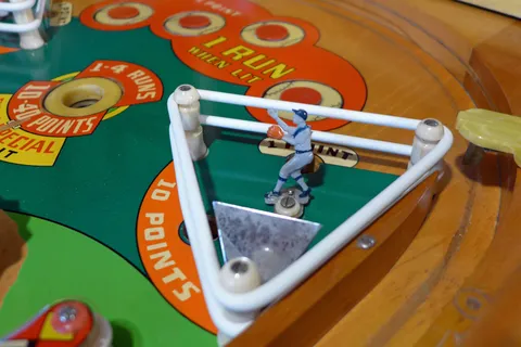 Animated Ballplayer - Right*