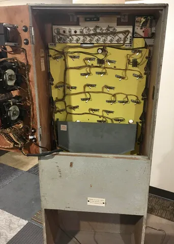 Lower Cabinet - Operator Notice*