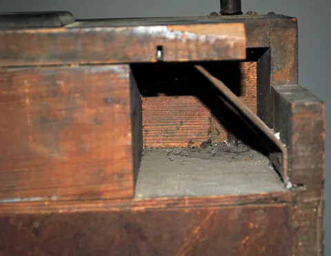 Cabinet - Leg Hole