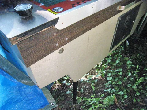 Cabinet*