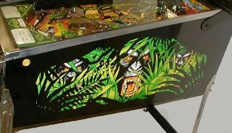 Cabinet Right