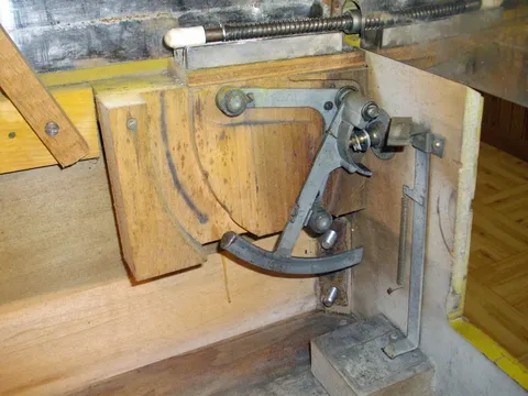 Ball Lift Mechanism