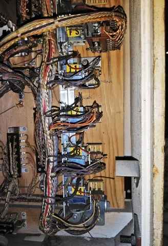 Inside Backbox - J1-J4 100,000 Relays - Germany