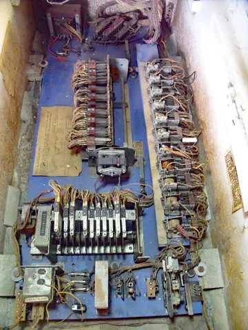 Inside Cabinet