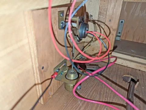 Inside Cabinet - Pendulum Tilt*