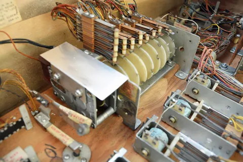 Sample Game - Inside Cabinet - Motor*