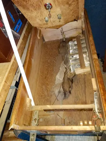 Inside Cabinet