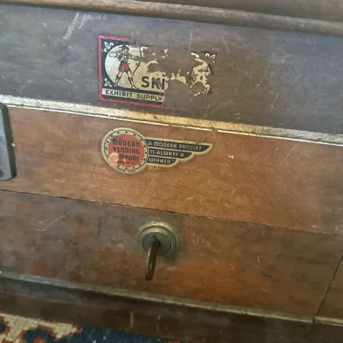 Cabinet - Front - Detail