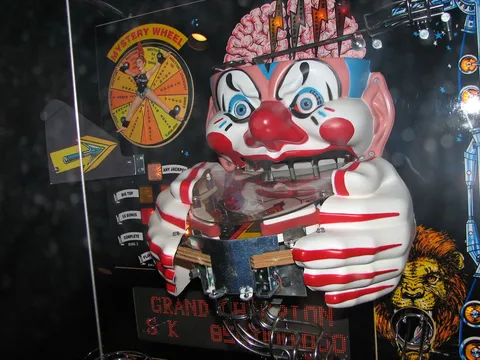 Clown - Drop Targets Up