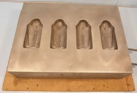 Coffin Cover Mold*