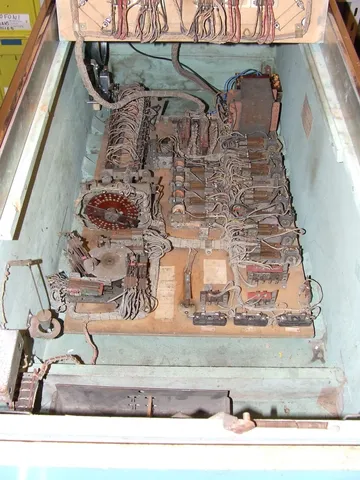 Inside Cabinet
