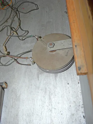 Inside Cabinet - Detail